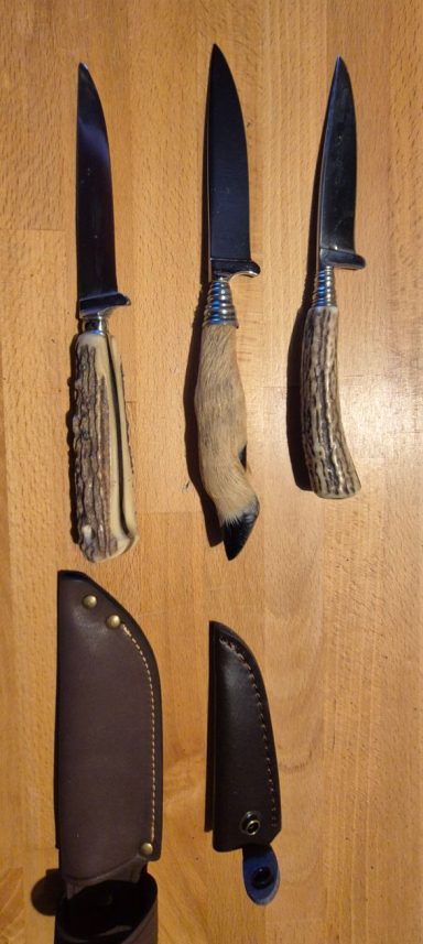 Verschiedene Jagdgebrauchsmesser